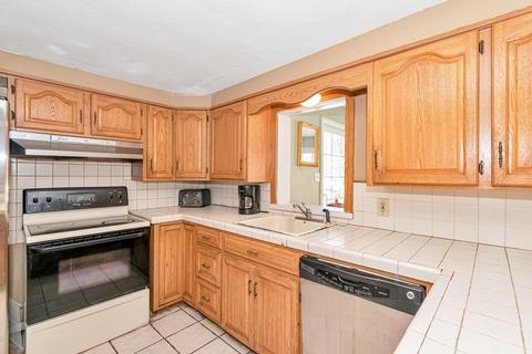 36 Oconnell St, Springfield, MA 01104 photo 11