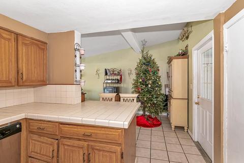 36 Oconnell St, Springfield, MA 01104 photo 5