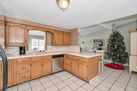 36 Oconnell St, Springfield, MA 01104 photo 10