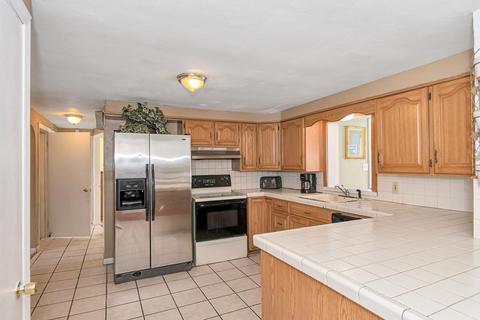 36 Oconnell St, Springfield, MA 01104 photo 4
