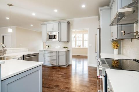 46 Pomeroy St, Easthampton, MA 01027 photo 4