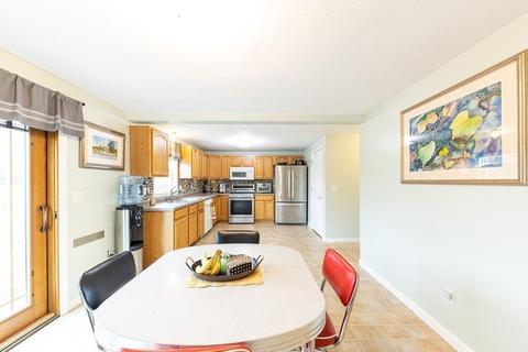 33 Nicholas Dr, Wareham, MA 02571 photo 8