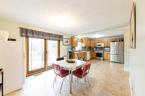 33 Nicholas Dr, Wareham, MA 02571 photo 6