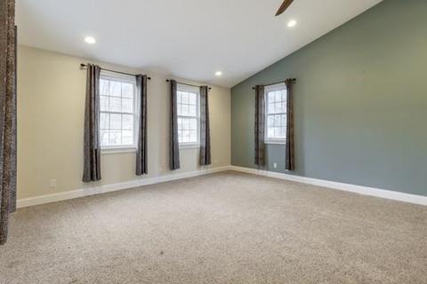 50 Plain St, Upton, MA 01568 photo 8