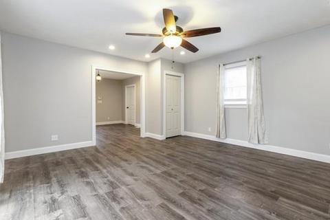 50 Plain St, Upton, MA 01568 photo 6
