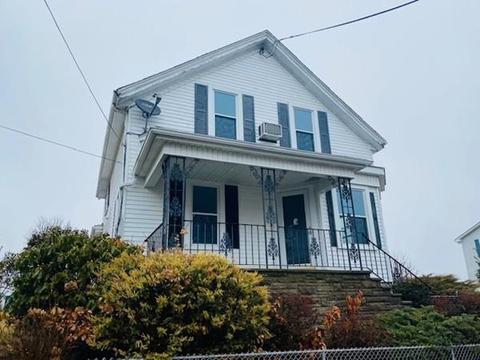 560 Lawton St, Fall River, MA 02721 photo 2