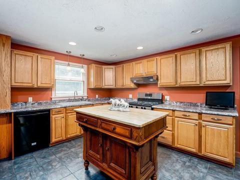 1 Kimplen Ct, Townsend, MA 01469 photo 5
