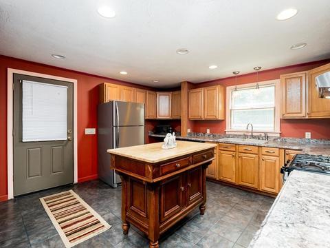 1 Kimplen Ct, Townsend, MA 01469 photo 3