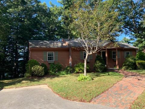 88 Cayuga Ave, Mashpee, MA 02649 photo 2