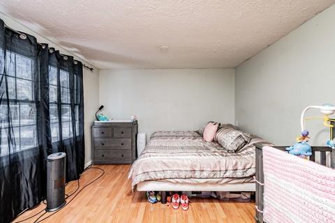 57 Pelham St, Springfield, MA 01109 photo 17