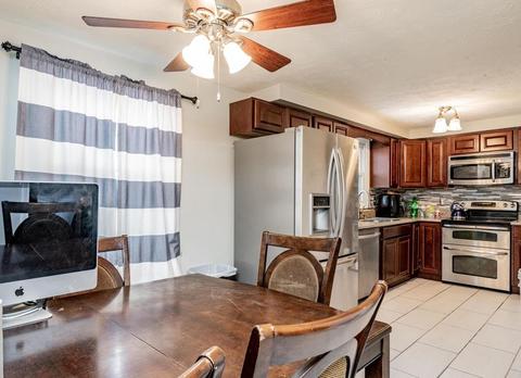 57 Pelham St, Springfield, MA 01109 photo 6