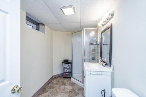57 Pelham St, Springfield, MA 01109 photo 13