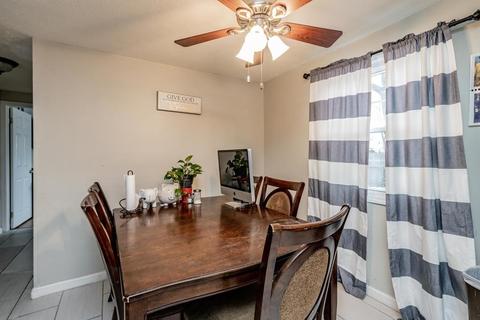 57 Pelham St, Springfield, MA 01109 photo 5