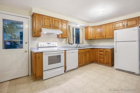 12 Bridge St, Danvers, MA 01923 photo 4