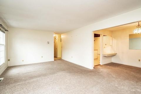 40 Halifax Ct #C, Springfield, MA 01108 photo 5