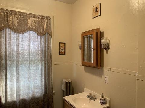 240 Franklin St, Springfield, MA 01104 photo 15