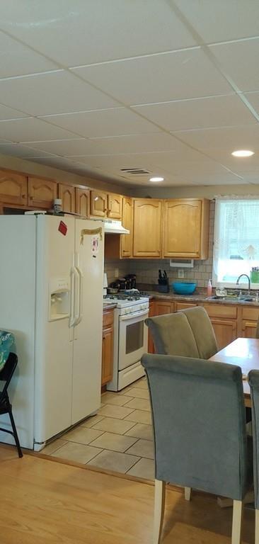 99 Evelyns Way, Fall River, MA 02724 photo 18