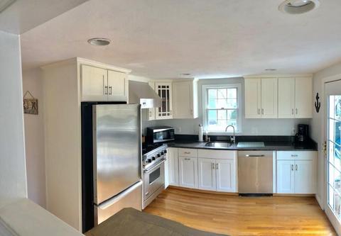 10 Tracy Ln, Mashpee, MA 02649 photo 2