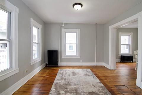 24 Welcome Pl, Springfield, MA 01109 photo 11