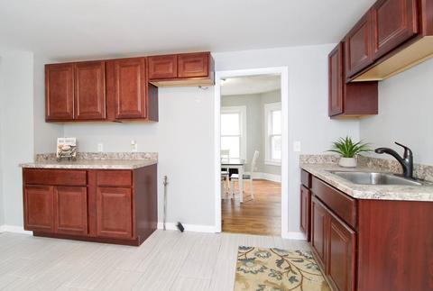24 Welcome Pl, Springfield, MA 01109 photo 7