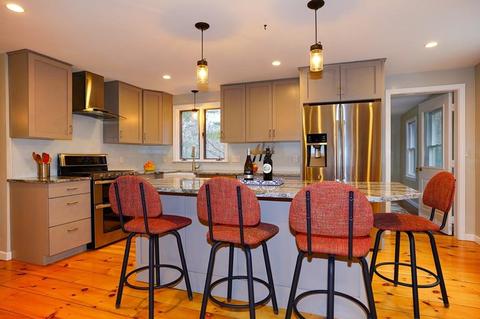 95 Wilson St, Holliston, MA 01746 photo 2