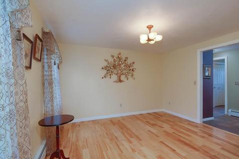 93 Park St, Mendon, MA 01756 photo 18