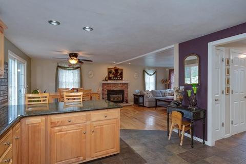 93 Park St, Mendon, MA 01756 photo 14