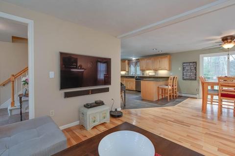 93 Park St, Mendon, MA 01756 photo 8