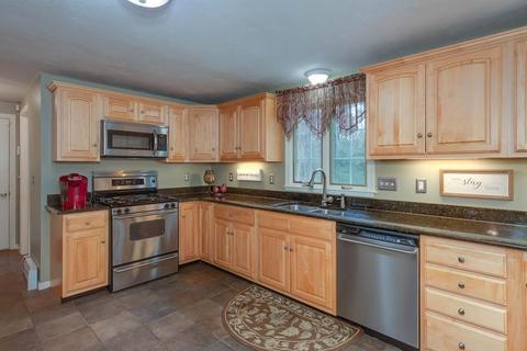 93 Park St, Mendon, MA 01756 photo 12