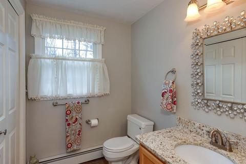 93 Park St, Mendon, MA 01756 photo 16