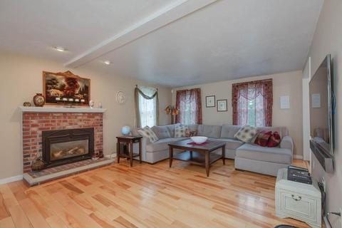 93 Park St, Mendon, MA 01756 photo 6