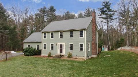 93 Park St, Mendon, MA 01756 photo 2