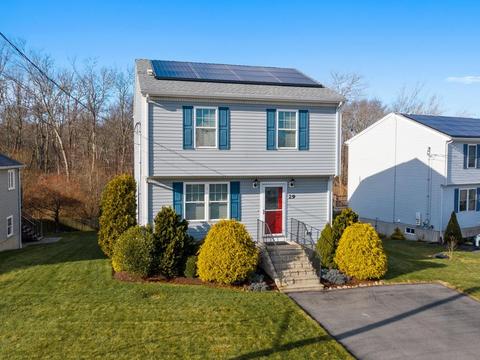 29 Heritage Ct, Fall River, MA 02721 photo 2