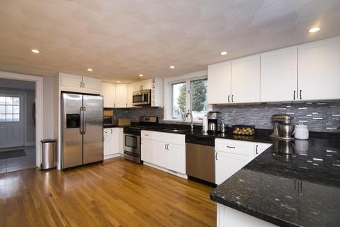 9 Davis St, Beverly, MA 01915 photo 8