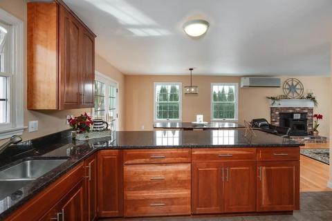 5 Surrey Ln, Webster, MA 01570 photo 12