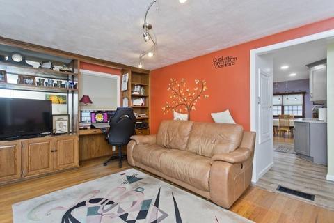 41 Arthur St, Springfield, MA 01104 photo 8