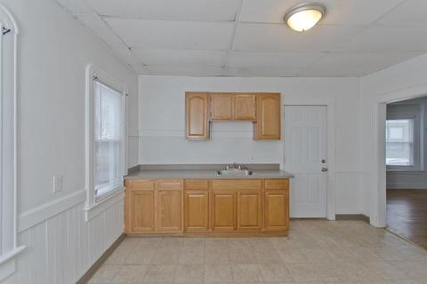 297 Dickinson St, Springfield, MA 01108 photo 12