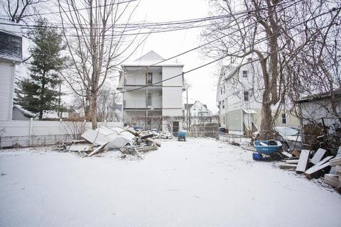 297 Dickinson St, Springfield, MA 01108 photo 32