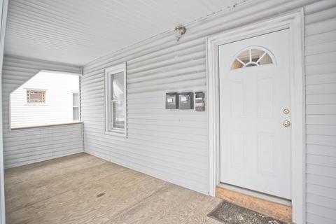 297 Dickinson St, Springfield, MA 01108 photo 4