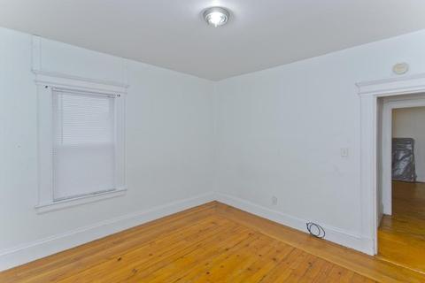 297 Dickinson St, Springfield, MA 01108 photo 17