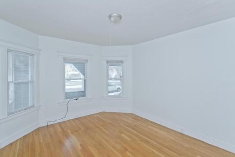 297 Dickinson St, Springfield, MA 01108 photo 7
