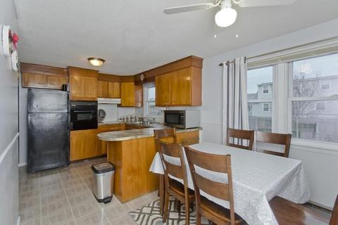 96 Arnold St, Chicopee, MA 01013 photo 12
