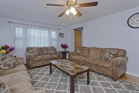 96 Arnold St, Chicopee, MA 01013 photo 5