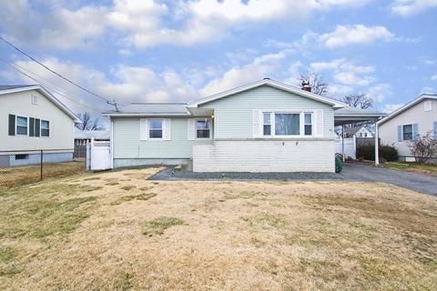 96 Arnold St, Chicopee, MA 01013 photo 1