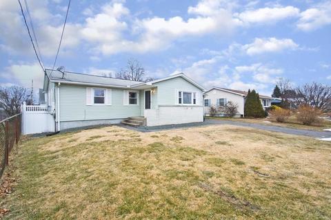 96 Arnold St, Chicopee, MA 01013 photo 3