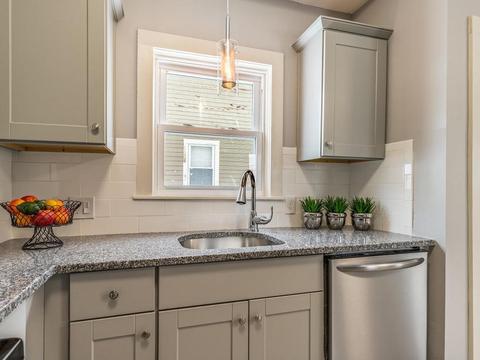 4 Barton Pl, Salem, MA 01970 photo 8