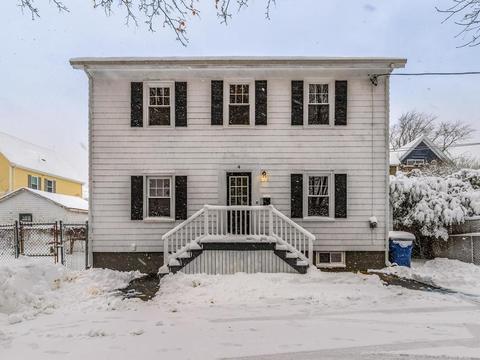 4 Barton Pl, Salem, MA 01970 photo 1