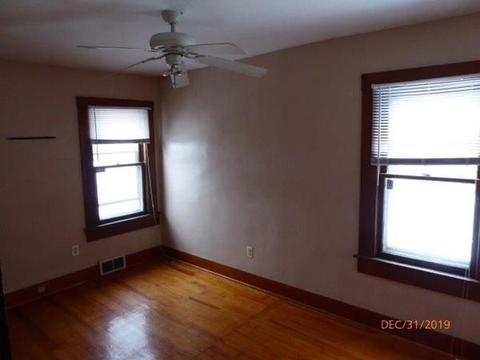 21 Barber St, Springfield, MA 01109 photo 6