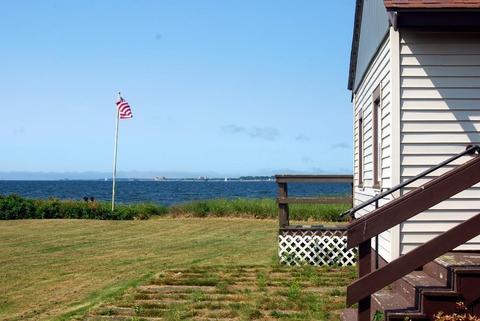 18 Point St, Fairhaven, MA 02719 photo 1