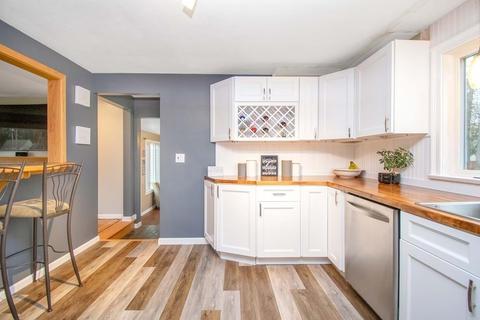 81 Clearbrook Dr, Springfield, MA 01118 photo 15